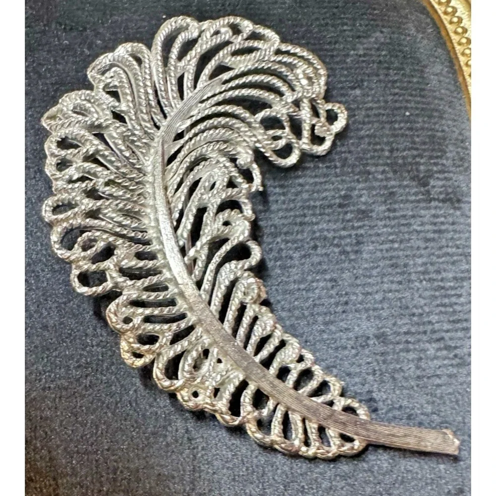 Vintage Silver Tone Brooch Curved Feather Leaf Filigree Pin